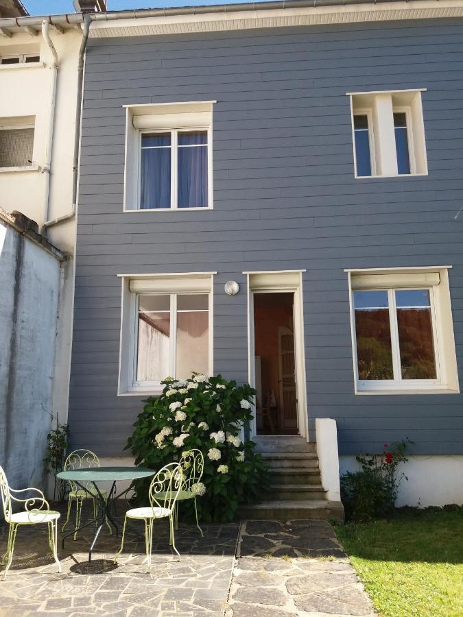 Gite "Les Hortensias" Au Coeur De Lacaune Exterior foto